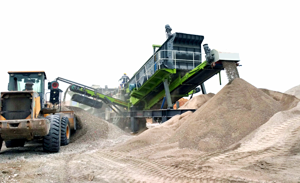 廢棄混凝土破碎客戶現(xiàn)場(chǎng)